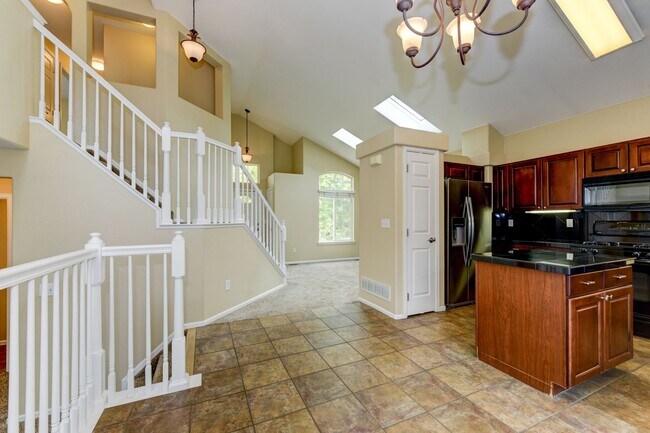 Building Photo - Beautifully Updated 3-Bed Home in Arapahoe...