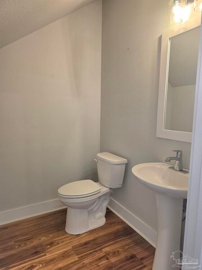 Building Photo - 248 N De Villiers St