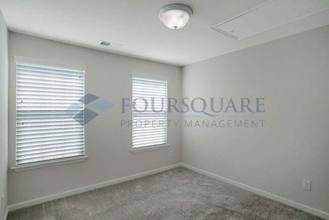 Building Photo - Spacious 3-Story Townhome with Bonus Suite & 2-Car Garage – In the Heart of RTP