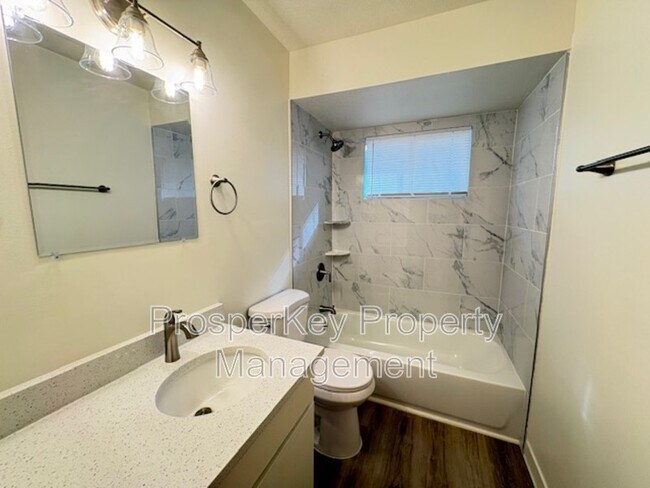 Building Photo - 1732 Melody Dr