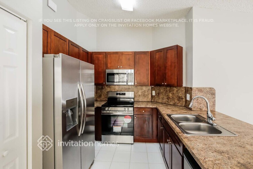 Building Photo - 119 NW 44th Terrace