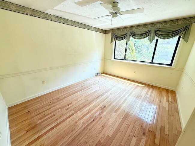 Building Photo - 50 Treetop Park