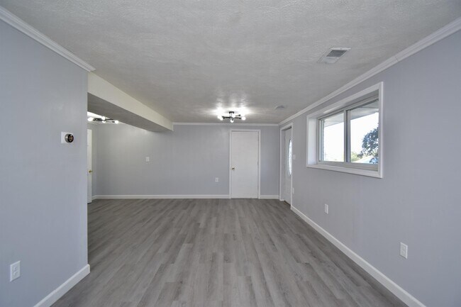 Building Photo - 1800 Keith Dr