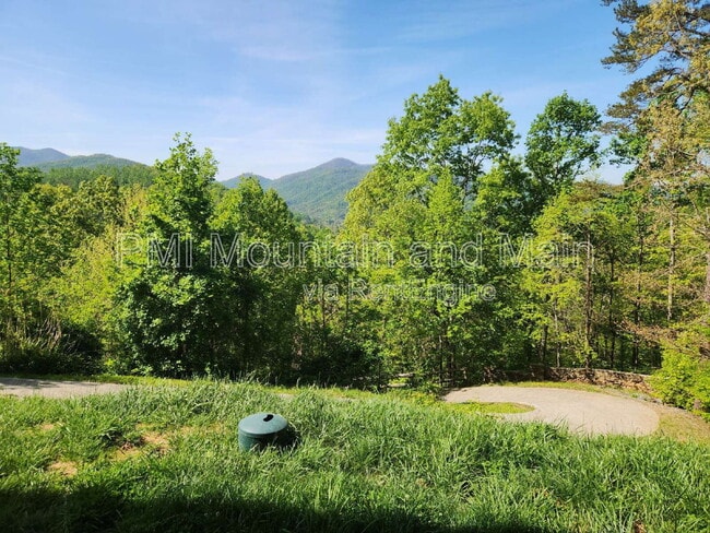 Building Photo - 74 Ebens Cove