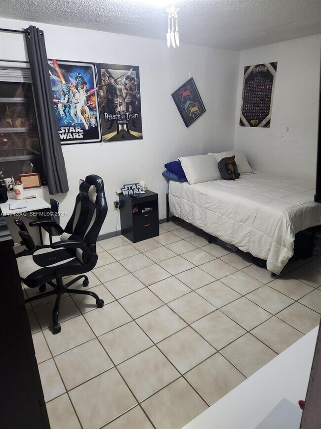 Building Photo - 2498 SW 17th Ave