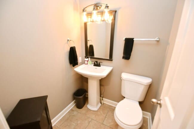 Building Photo - Penn Schools, executive home 4 bedroom 2.5...