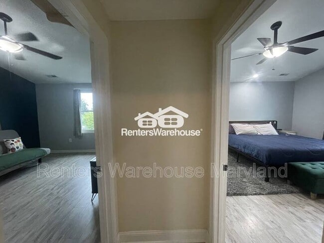 Building Photo - 8203 Watersedge Rd