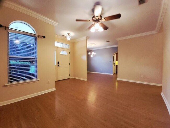 Building Photo - 8520 Hannary Cir
