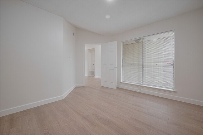 Building Photo - 16250 Rancho Blanco Dr
