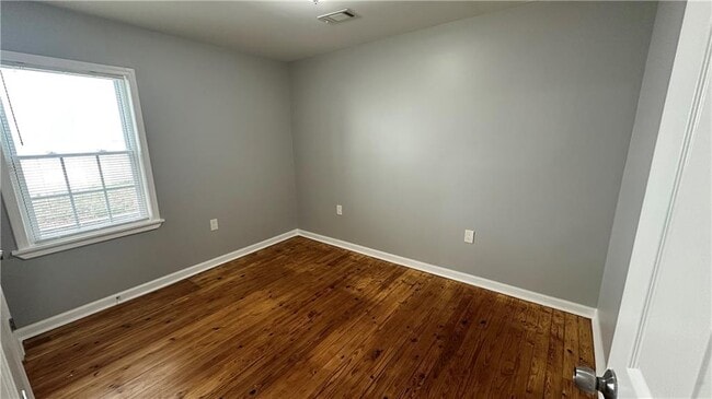 Building Photo - 1770 Springview Rd NW