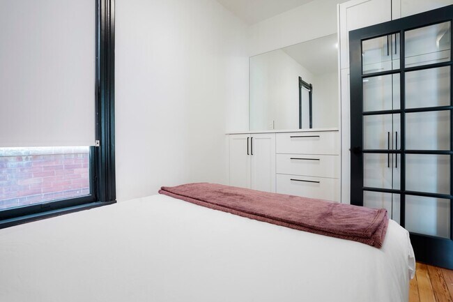 Building Photo - 469 Delaware St