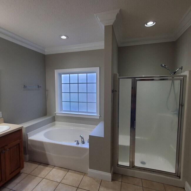 Building Photo - 4014 Liska Cir