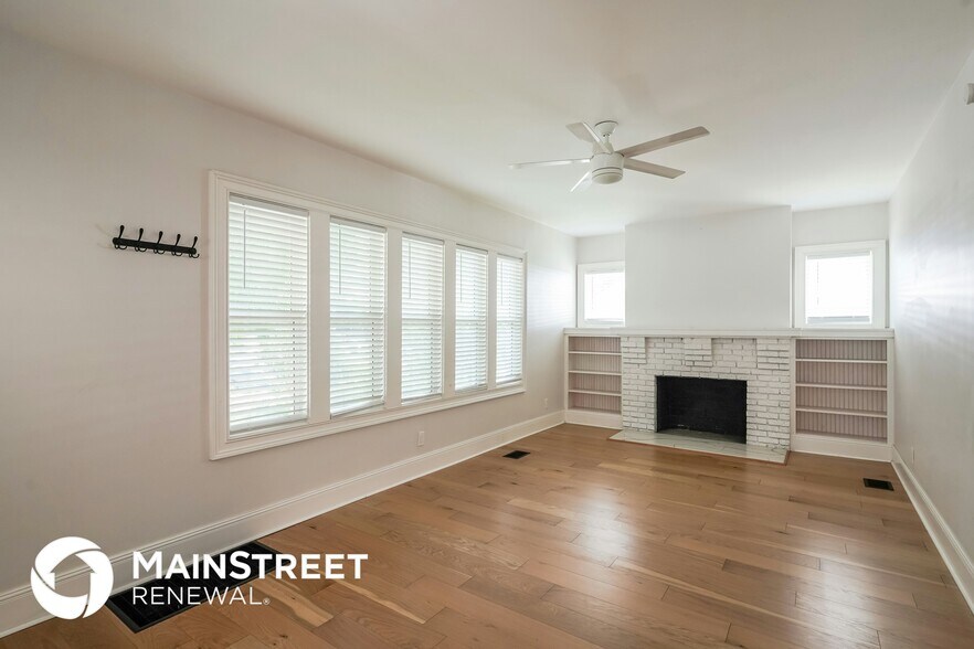 Building Photo - 1508 Villa Pl