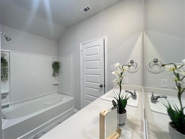 Building Photo - 553 Meadow Run Dr