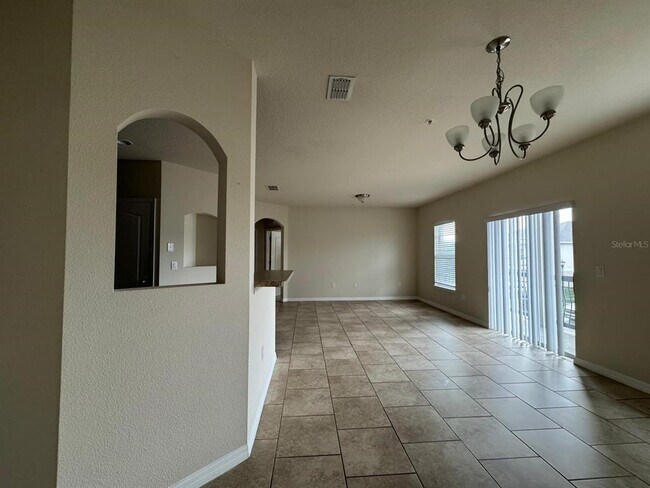 Building Photo - 6570 S Goldenrod Rd