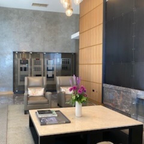 Building Photo - 450 E Waterside Dr