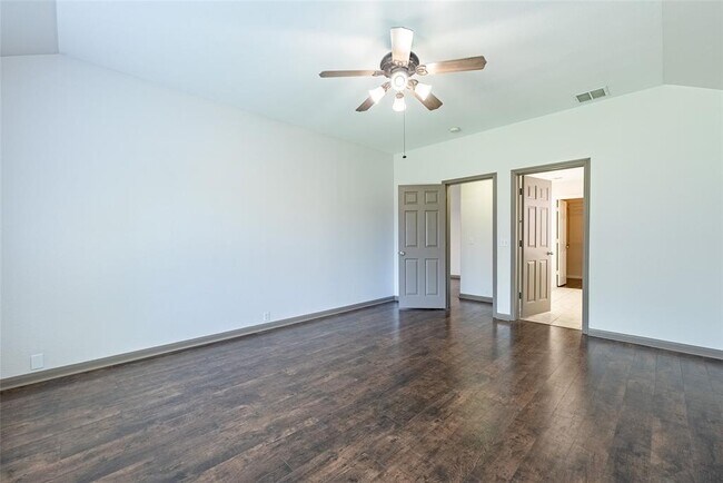 Building Photo - 605 Arrowood Pl