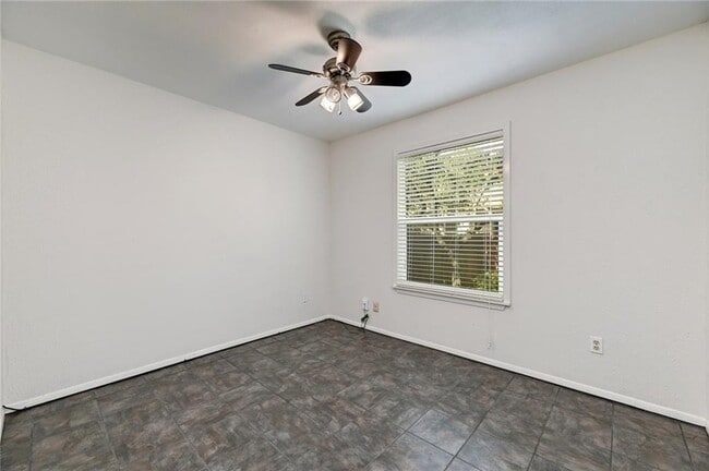 Building Photo - 5616 Oak Blvd