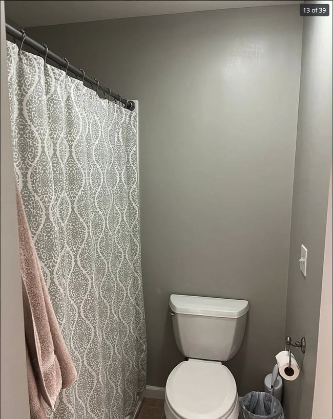 Building Photo - "Charming 2-Bedroom Retreat in Franklin with 1.5 Baths and Cozy 1244 Sq Ft Layout!"