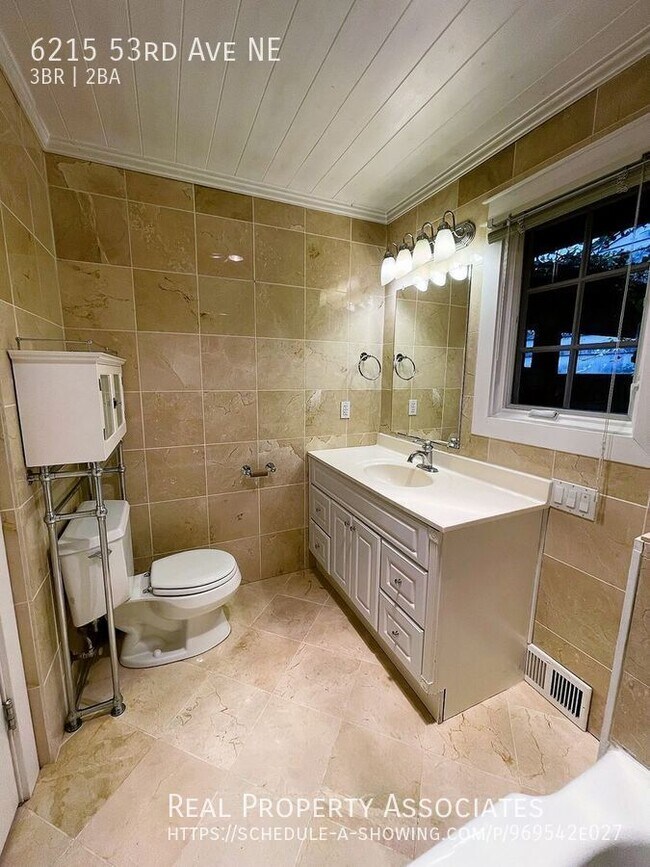 Building Photo - 6215 53rd Ave NE