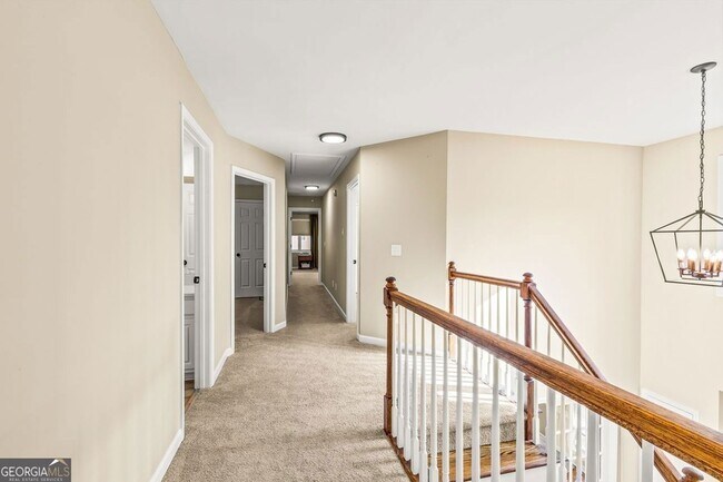 Building Photo - 552 Magnolia Dr