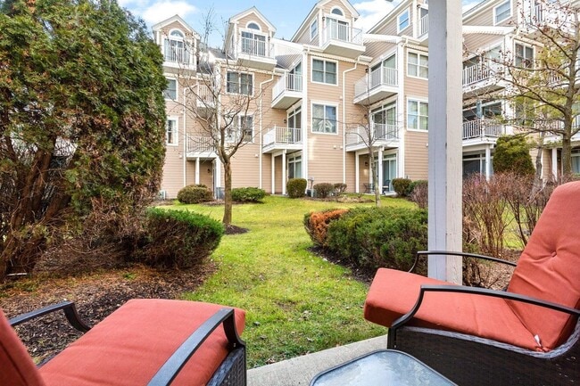 Building Photo - 436 Albany Ct
