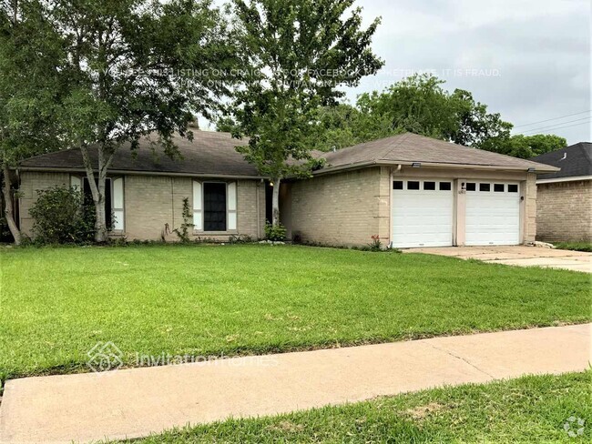 Building Photo - 16511 Forest Bend Ave
