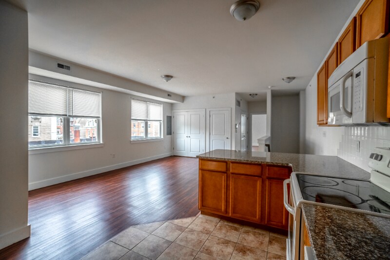 Building Photo - 3518 Spring Garden St