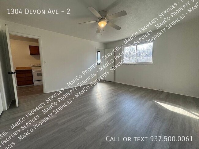 Building Photo - 1304 Devon Ave