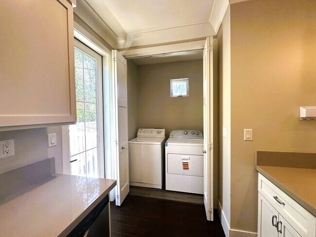 Building Photo - 2625 Nicasio Ln