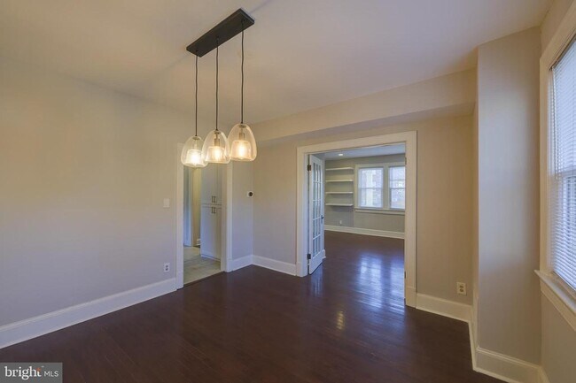 Building Photo - 1900 Q St SE