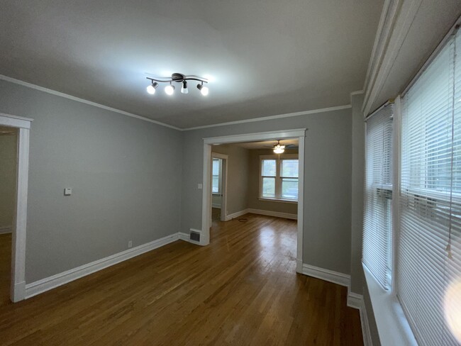 LIVING DINING ROOMS - 1721 W Farragut Ave