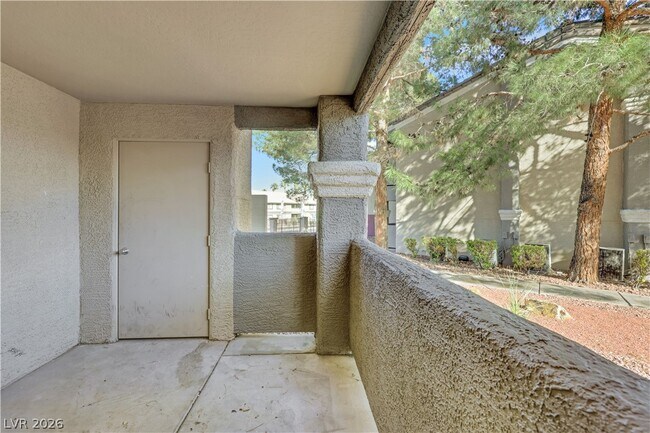 Building Photo - 5055 W Hacienda Ave