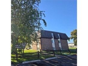 Building Photo - 1918 Greenwood St E