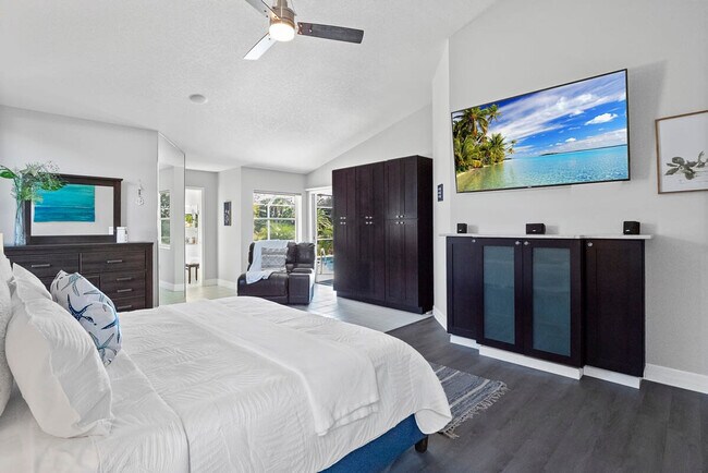 Building Photo - 13 Cleveland Ct