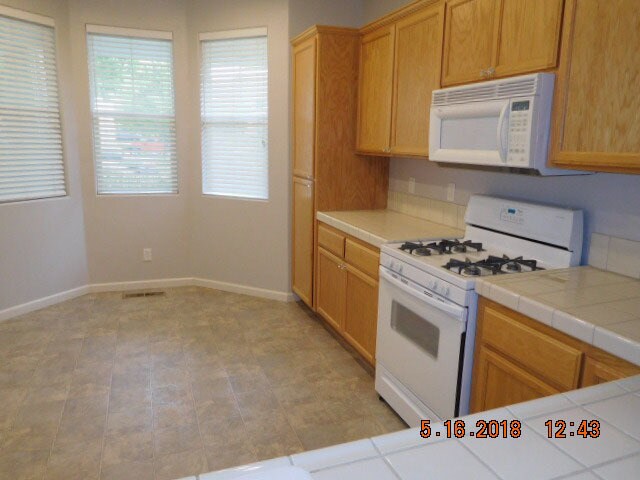 Building Photo - D'Andrea Single Story 3 BR Home on Corner Lot