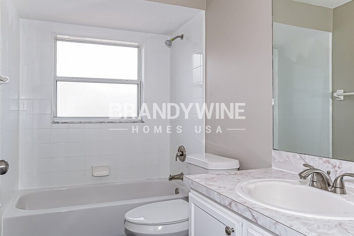 Building Photo - 10938 Crescent Ridge Loop