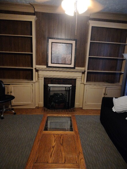 Building Photo - 66 Hoffman Ave