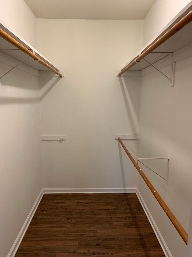 Building Photo - 3 bedroom & office -2 baths -2 car carport - washer/dryer hook ups - Den and formal living room- ...