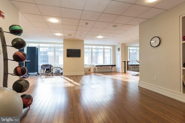 Building Photo - 130 18TH St