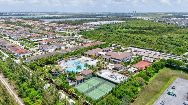 Building Photo - 10021 NW 87th Terrace