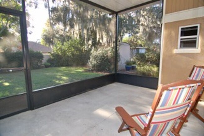 Building Photo - Beautiful Updated Home in Lake Access Community to the Chain of Lakes