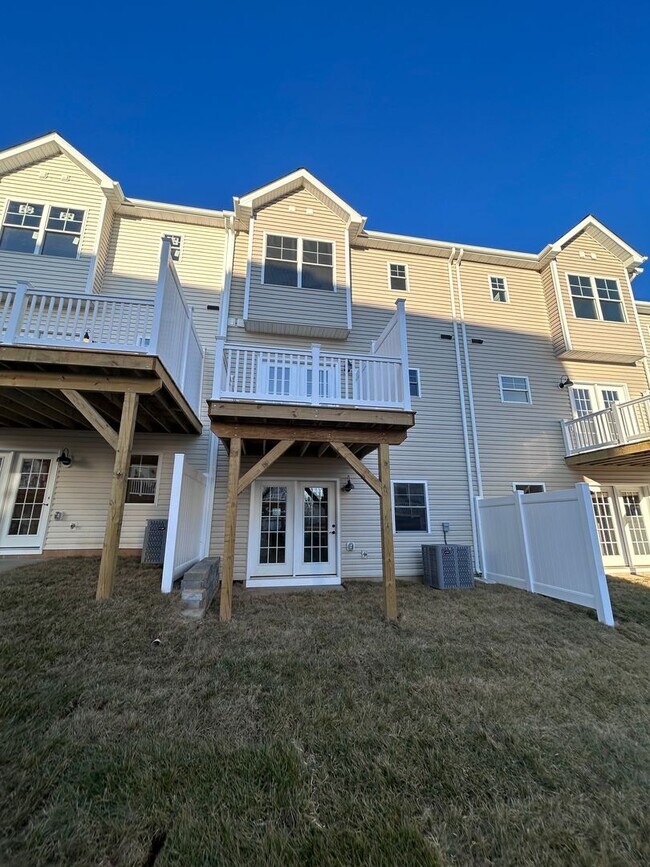 Building Photo - Brand New Luxury 4-Bedroom Townhome with a garage at The Townes at Congers Creek – Phase 3