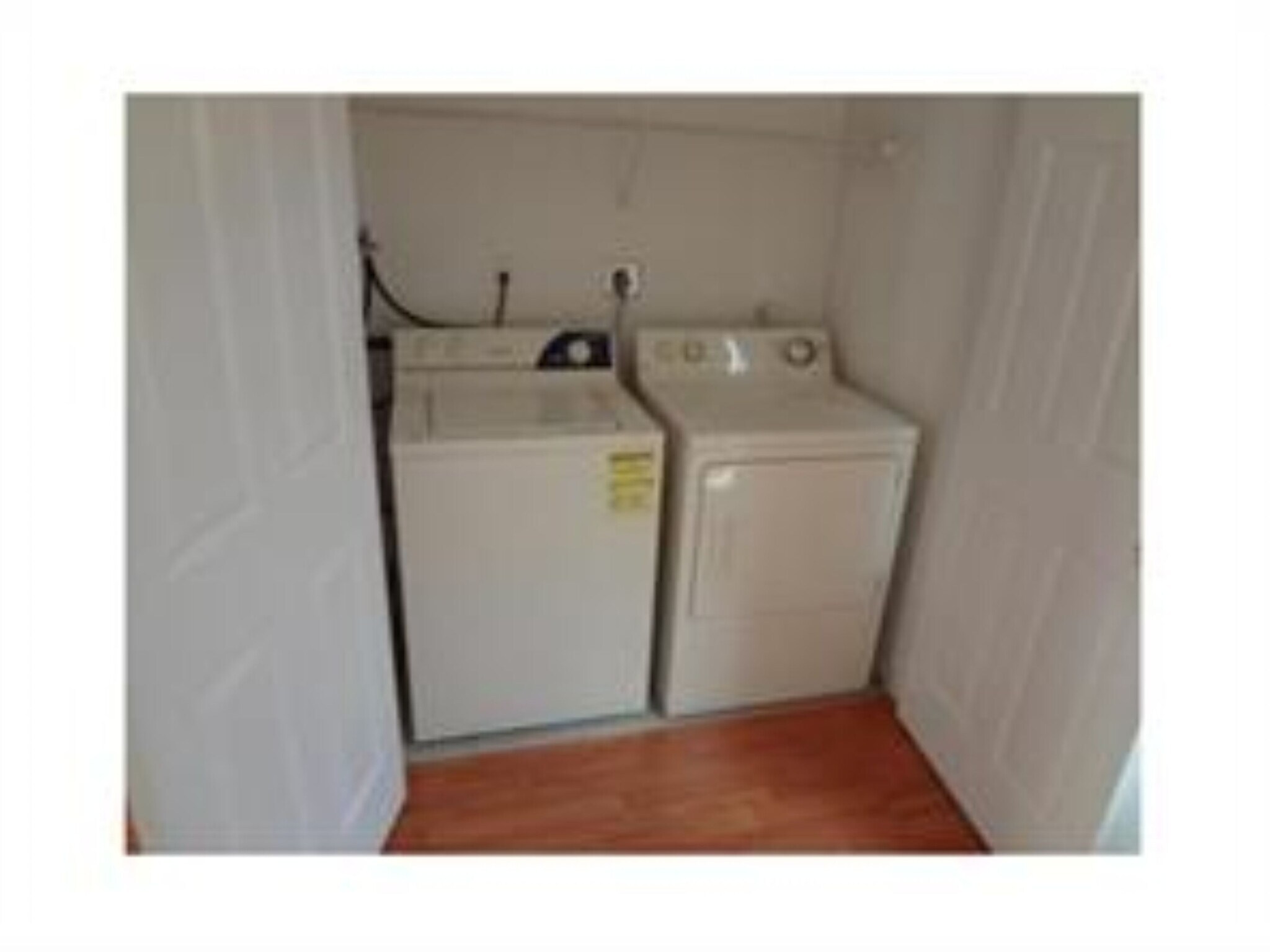 Building Photo - 2890 N Oakland Forest Dr