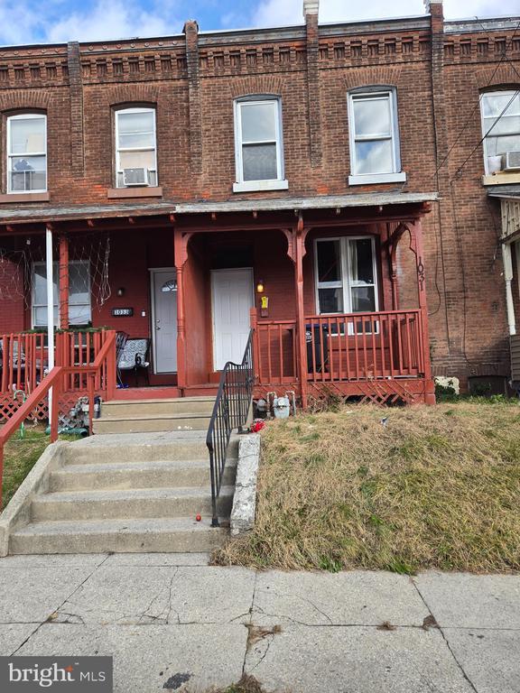 Building Photo - 1031 Hyatt St