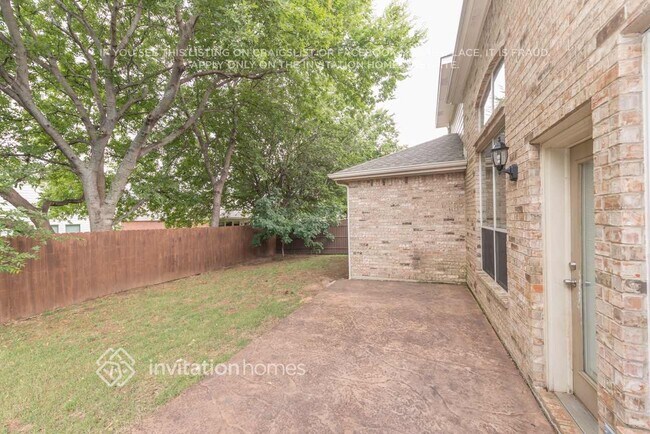 Building Photo - 9200 Farmer Dr