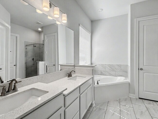 Building Photo - 3708 Eliberis