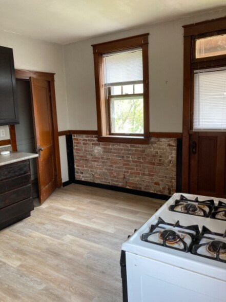 Building Photo - 4658-4658 Michigan Ave