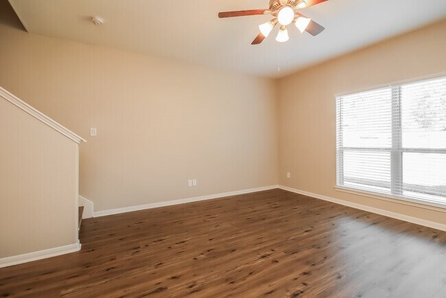 Building Photo - 5223 Gulf Stream Ln