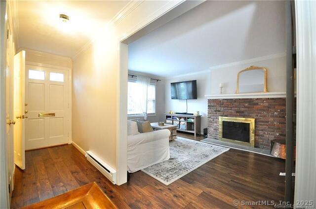 Building Photo - 44 Garden St